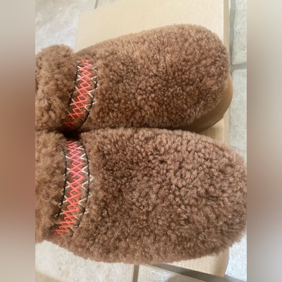 Sold! Not available! UGG NWB Taz Platform Braid Chestnut Sz10 Pink Leopard Socks - Picture 11 of 14